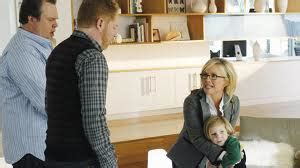 amelia modern family.